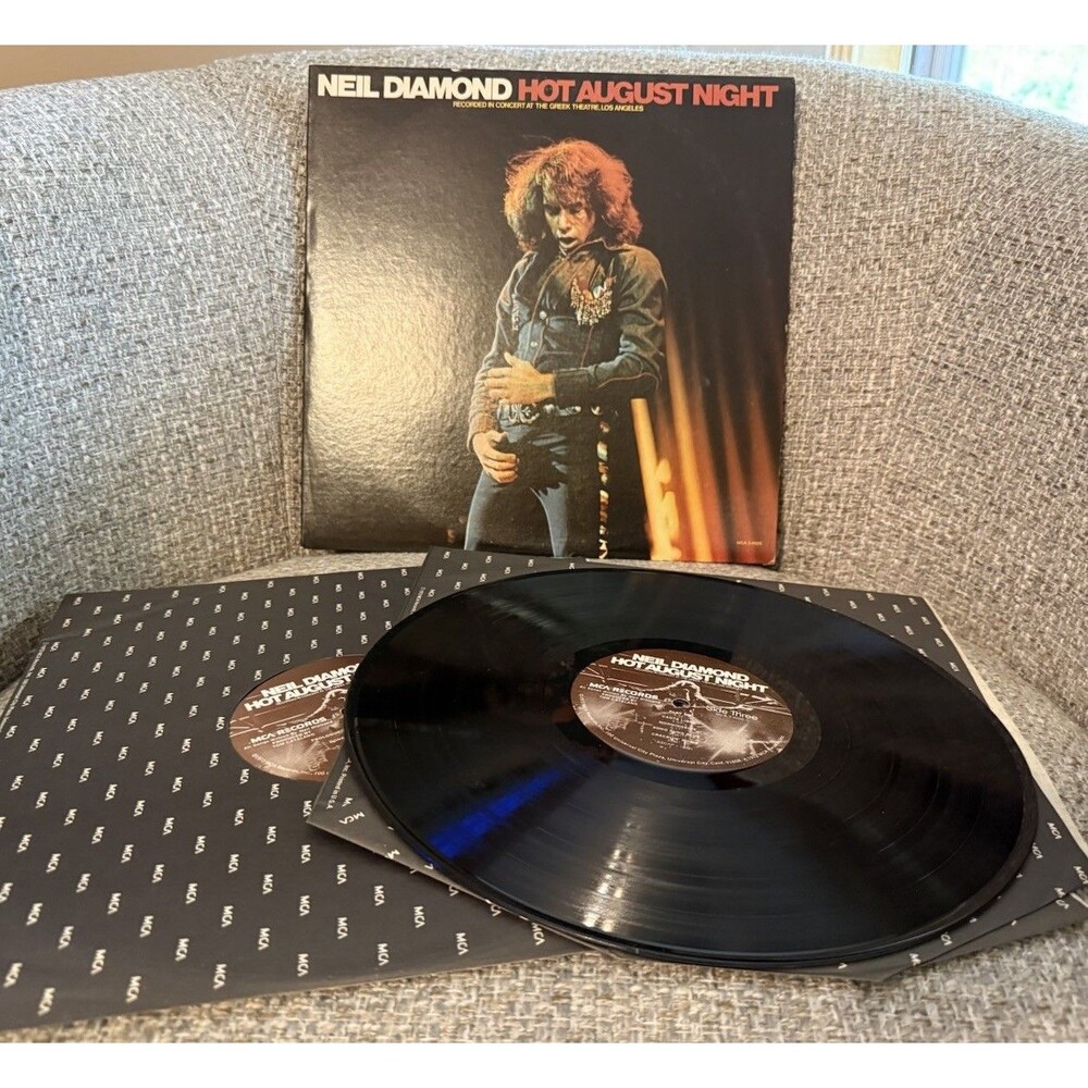 Neil Diamond Hot August Nights Live DBL Record Excellent Vinyl